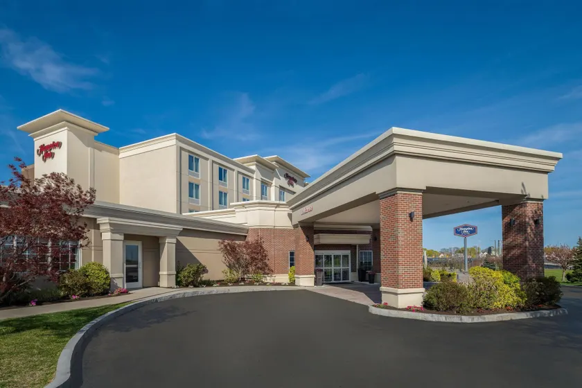 Hampton Inn Pawtucket - Image 1