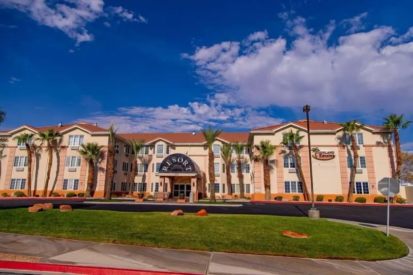 Highland Estates Condotel - Image 1