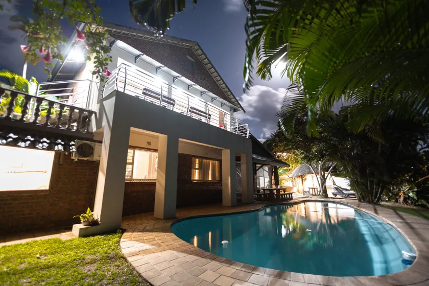 Little Eden Apartments St Lucia - Image 1