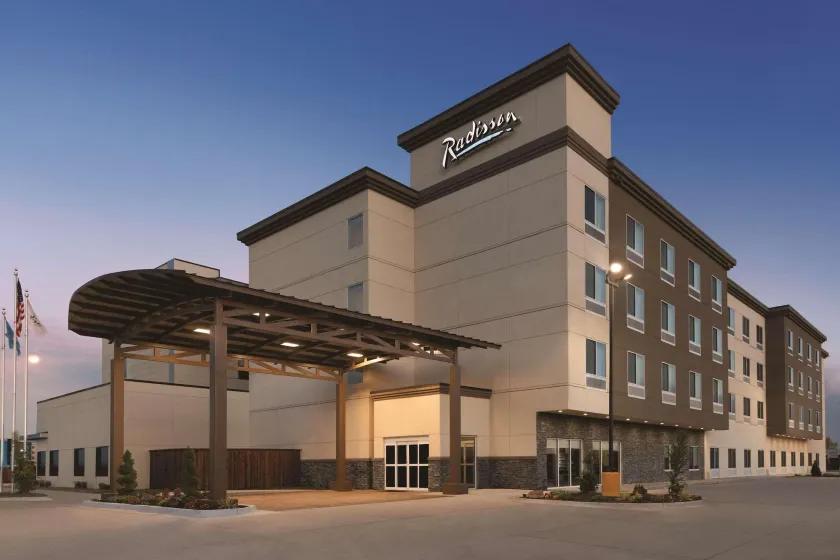 Radisson Hotel Oklahoma City Airport - Image 1