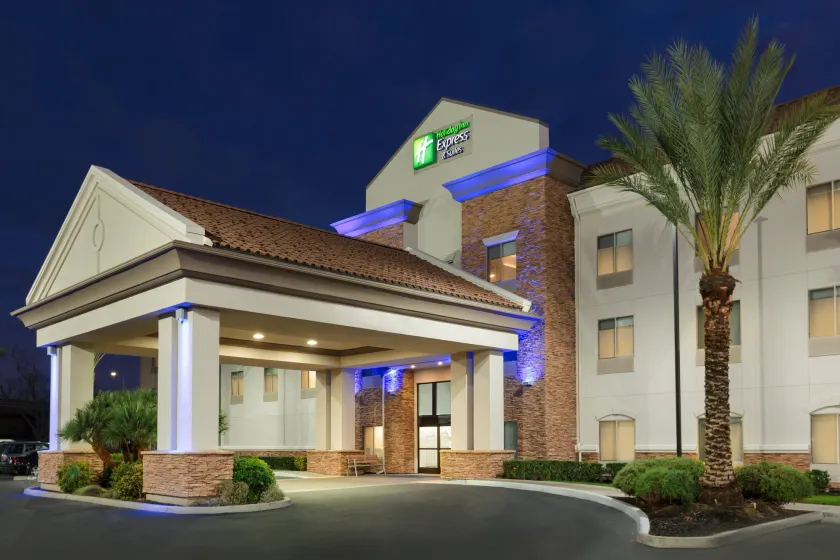 Holiday Inn Express & Suites Merced - Yosemite Natl Pk Area by IHG - Image 1