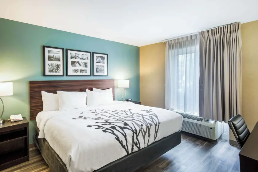 Sleep Inn & Suites Dunmore - Image 1