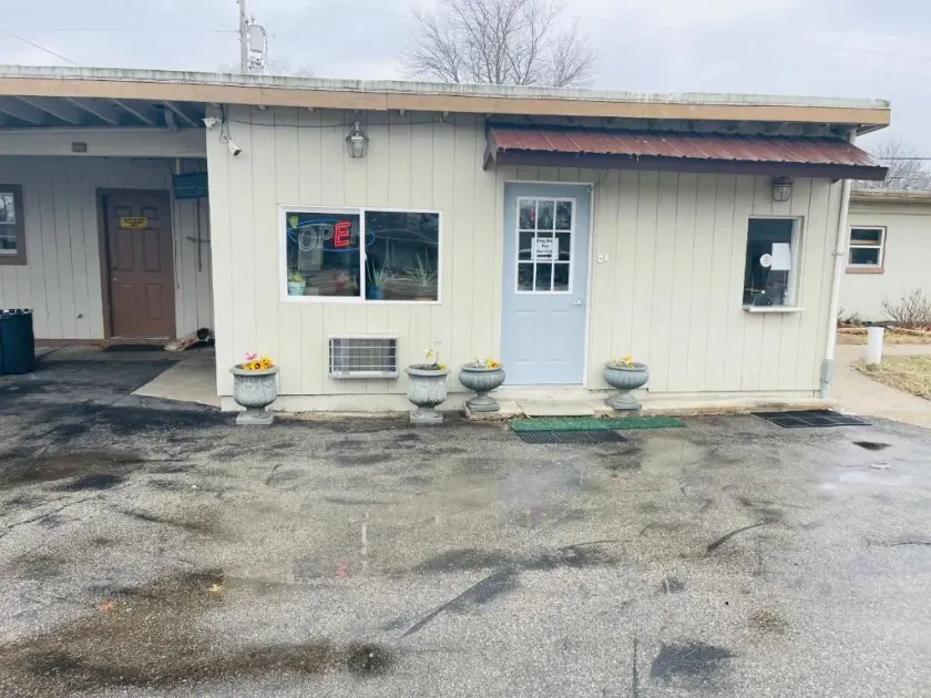 Woodridge Motel - Image 1