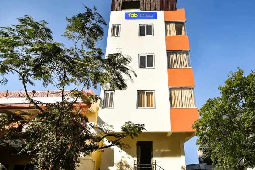 FabHotel Diamond Inn - Image 1
