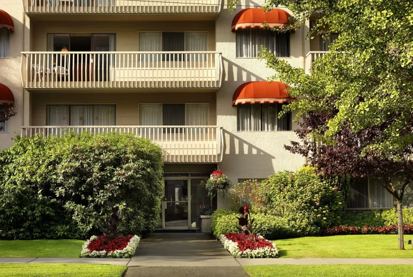 Royal Scot Hotel & Suites, Trademark Collection by Wyndham - Image 1
