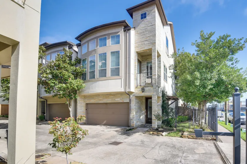 Dtwn Houston Home Near Stadiums: WFH Friendly! - Interior