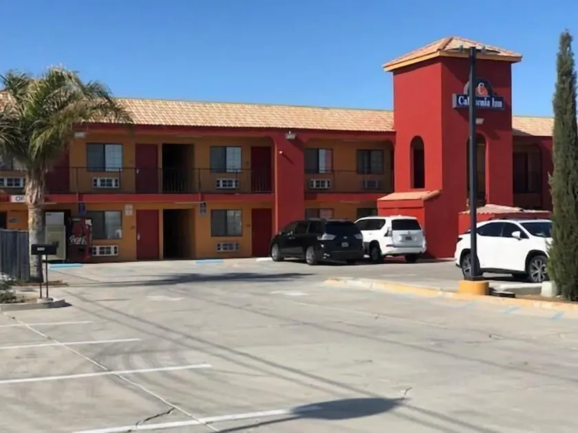 California Inn Hotel and Suites Adelanto US 395 - Image 1