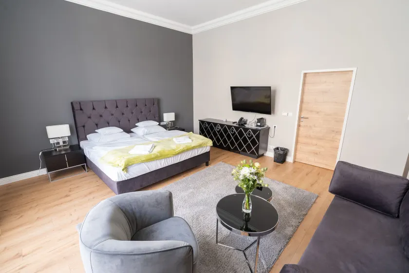 D50 Hotel - Image 1