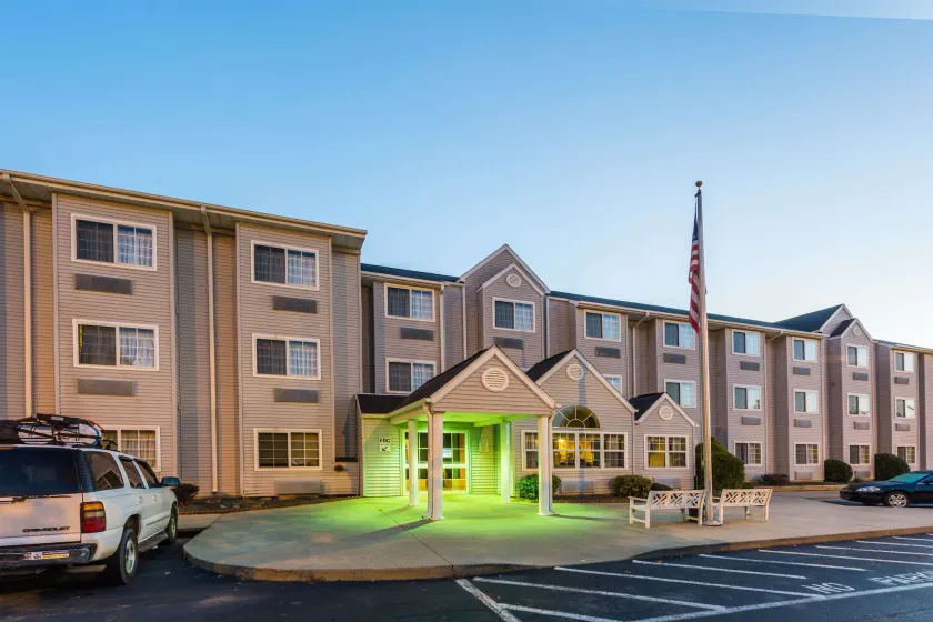 Microtel Inn & Suites by Wyndham Hillsborough - Image 1