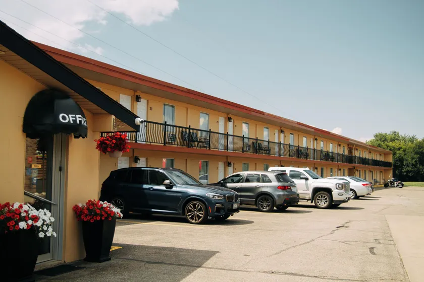 Saxony Motel - Image 1