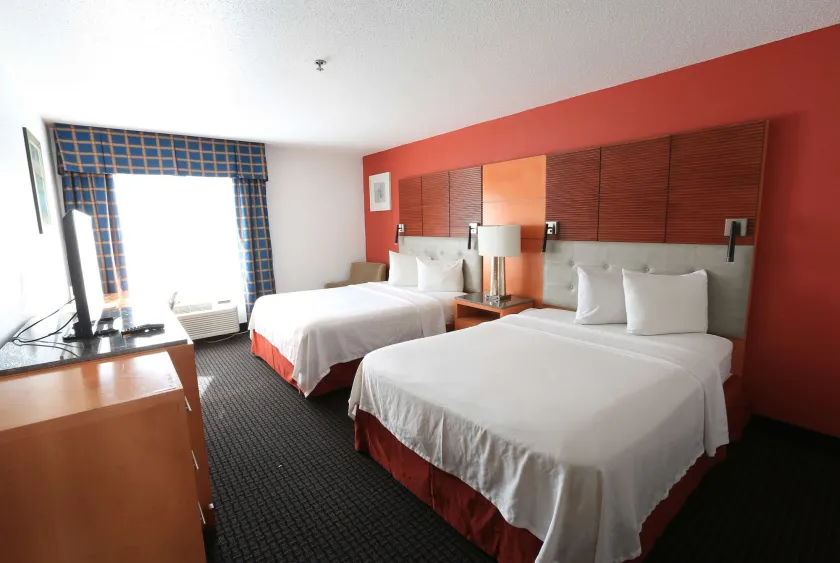 Days Inn by Wyndham Calumet Park - Image 1