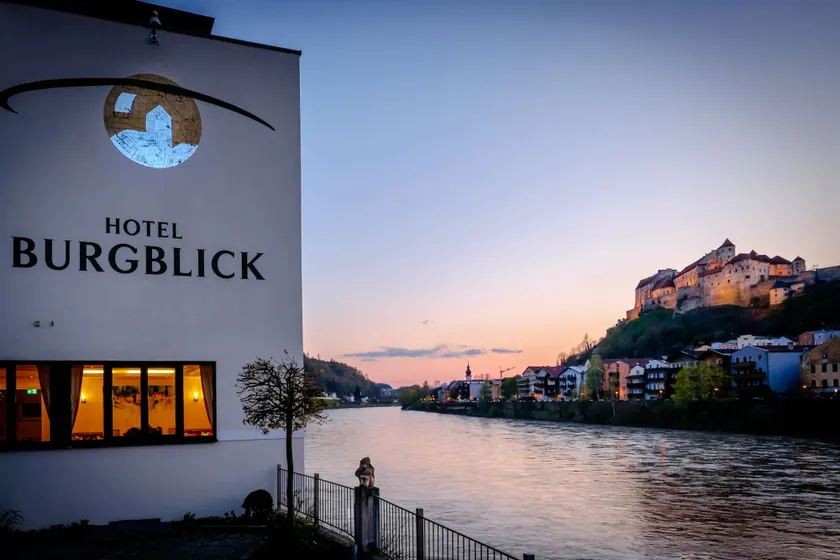 Hotel Burgblick, bei Burghausen - Image 1
