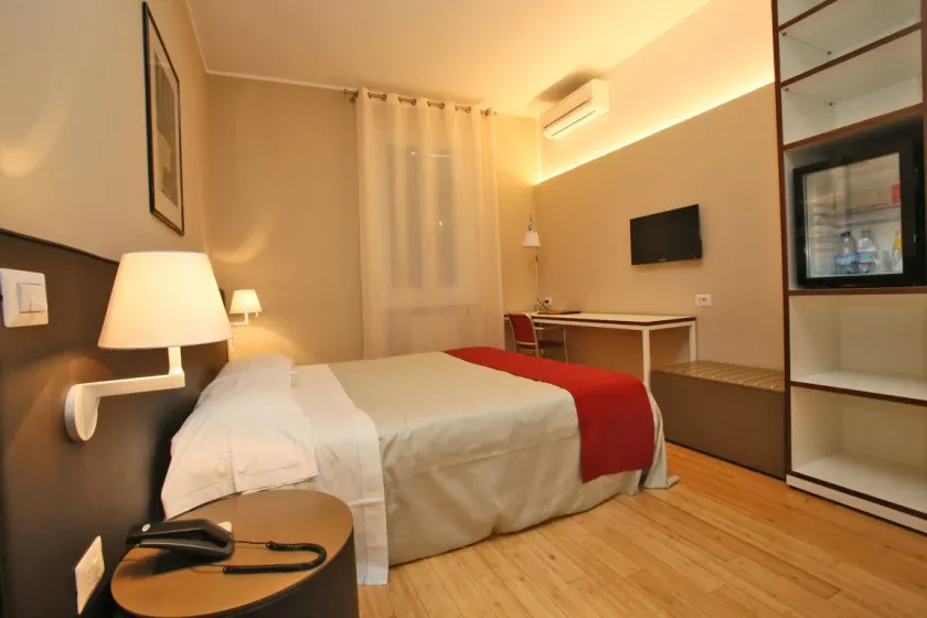 Hotel Le Ville - Image 1