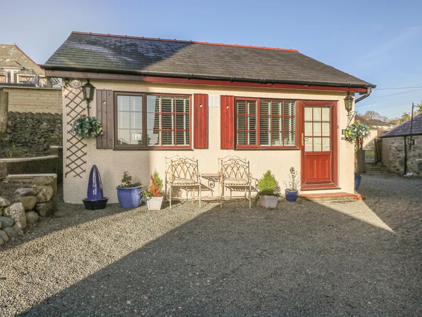 Holly Cottage - Image 1