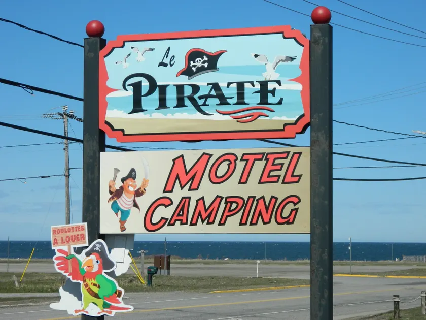 Le Pirate Motel et Camping - Image 1