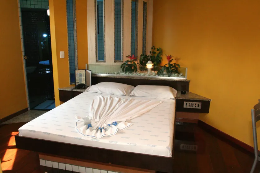 Platinum Hotel - Image 1