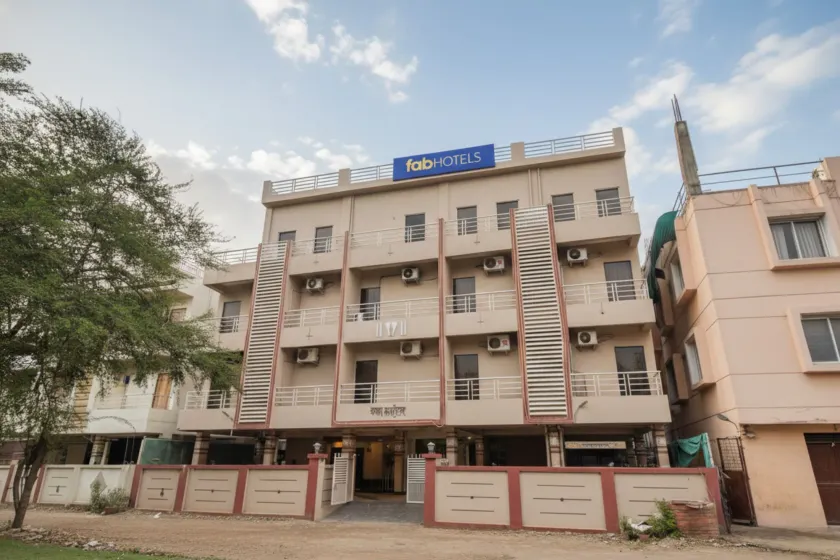 FabHotel 4 Star Executive - Image 1