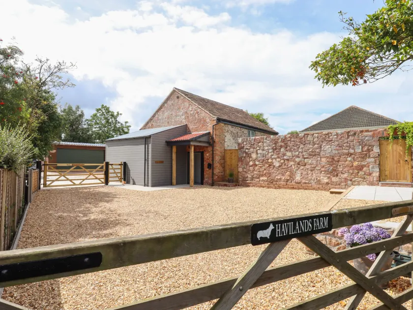 Bumblebee Cottage - Image 1