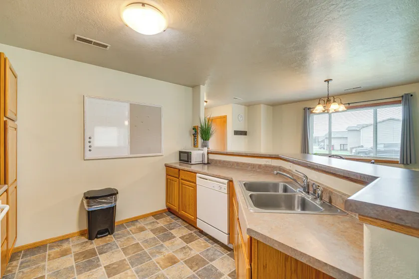 Cozy Sioux Falls House - Walk to Park! - Interior