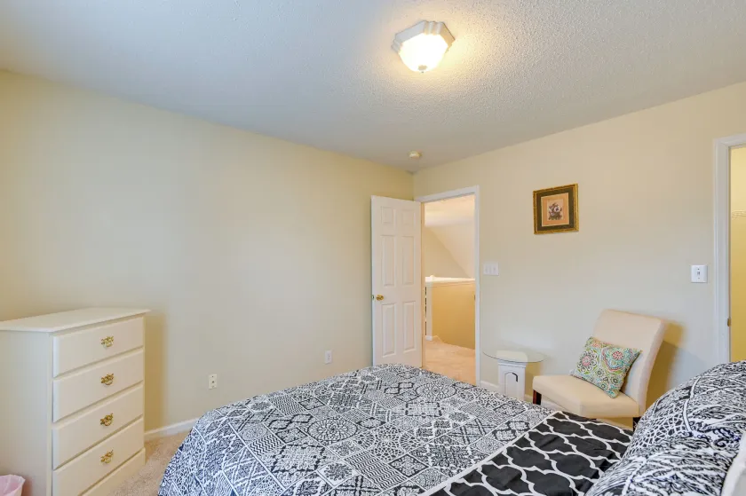 Central Greensboro Townhome + Pool Access! - Innenbereich