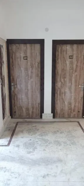 Regencyy Guest House - Interior entrance