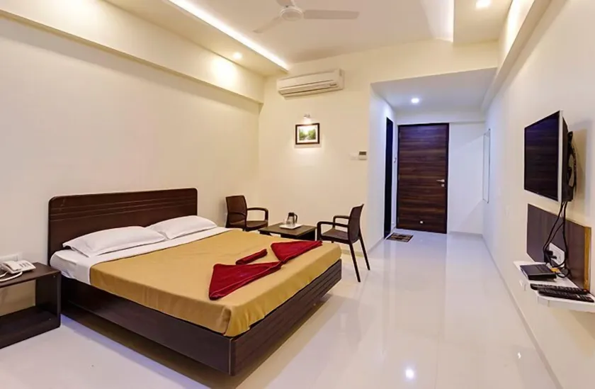 Hotel Galaxy Inn Kolhapur - Image 1