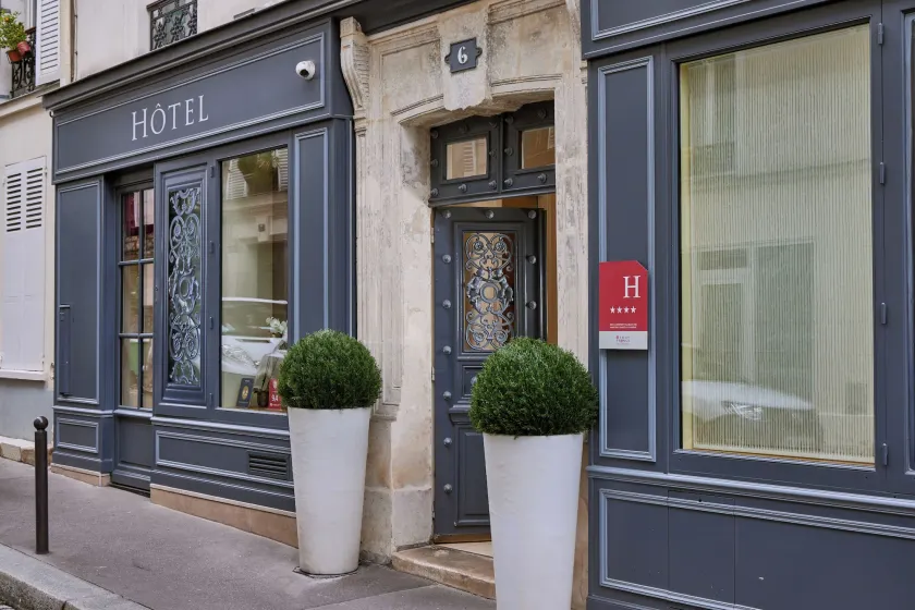 Le Relais Montmartre - Image 1