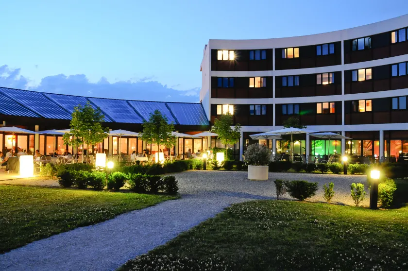Hotel Archamps Porte Sud de Geneve - Image 1