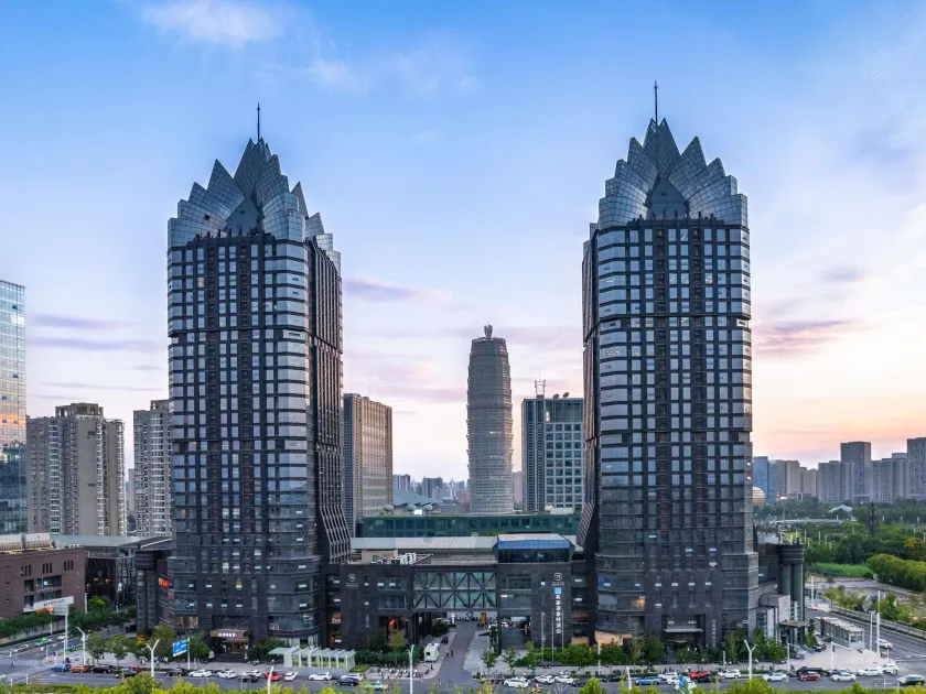 Novotel Zhengzhou Convention Centre - Image 1