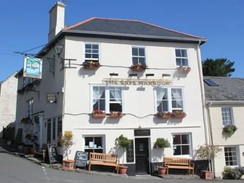 Safe Harbour Inn - Image 1