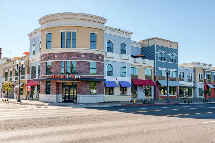 Hotel Lexen Newhall & Santa Clarita - Near Six Flags Magic Mountain - Image 1