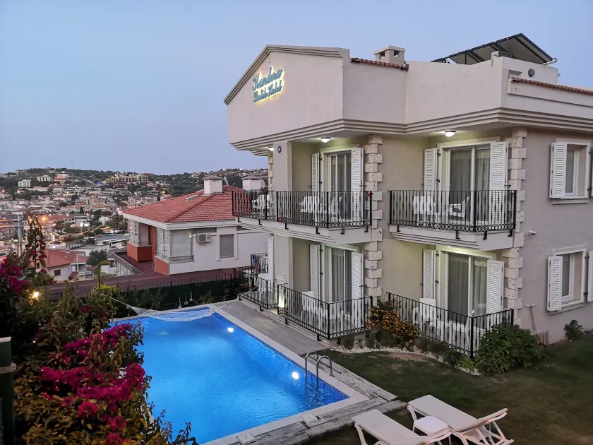 Kandira Butik Hotel - Image 1