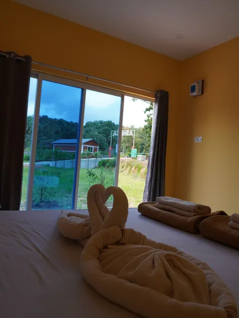 Ashoka jungle river resort - Room