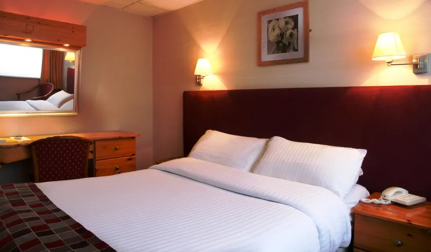 King Charles Hotel - Image 1