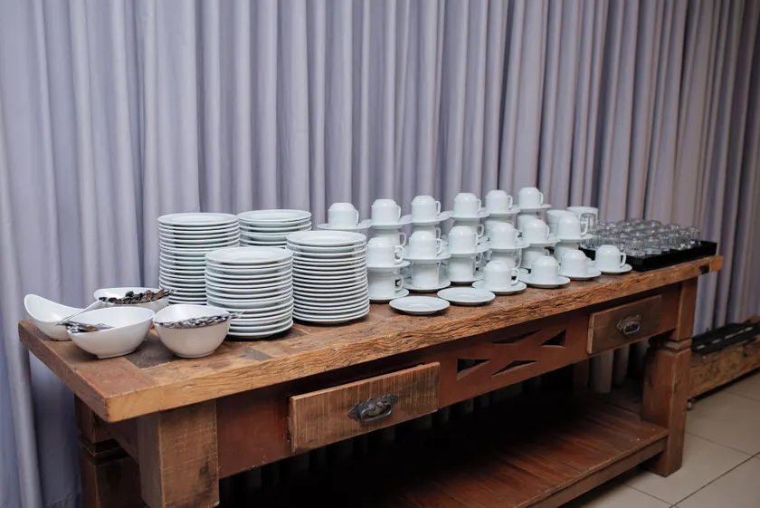 Colonial Flat Hotel - Image 1