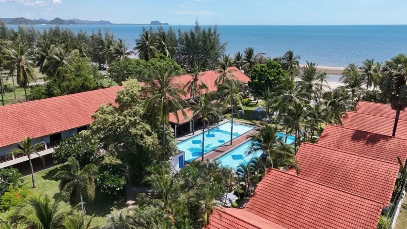 Dolphin Bay Beach Resort - Image 1