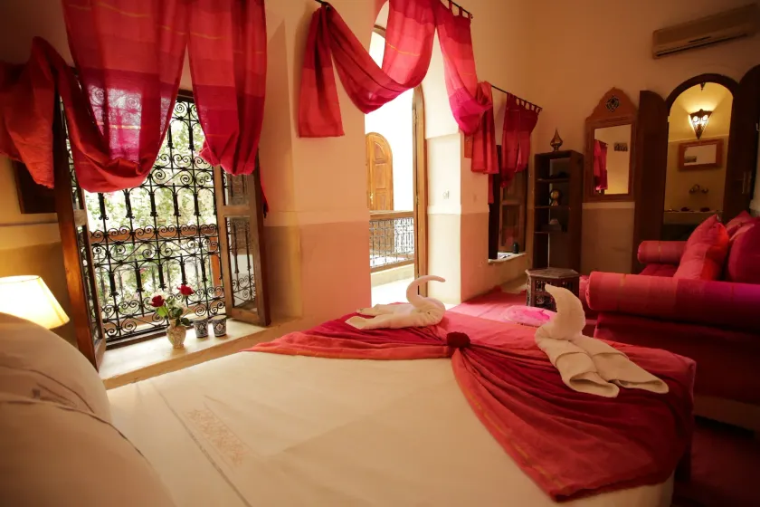 Riad white flowers - Image 1
