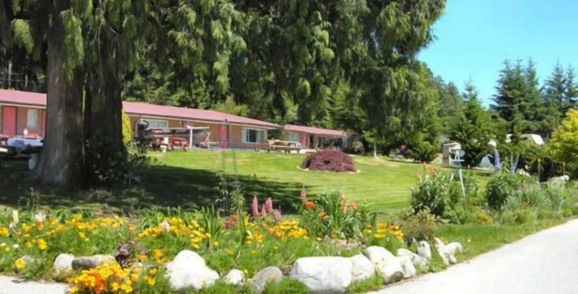 Seaside Villa Motel & RV Park - Image 1