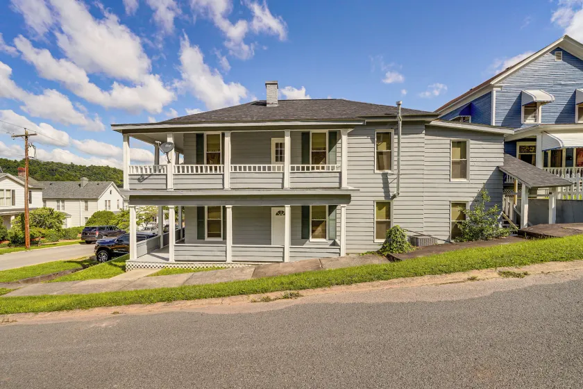 Pets Welcome! Hinton Home w/ Mtn Views - Image 1