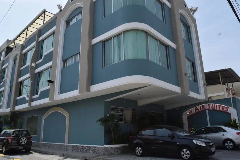 Hotel Air Suites - Image 1