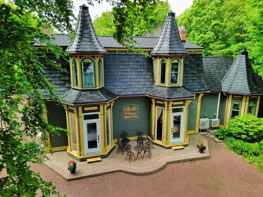 Belle View Manor Inn - Image 1