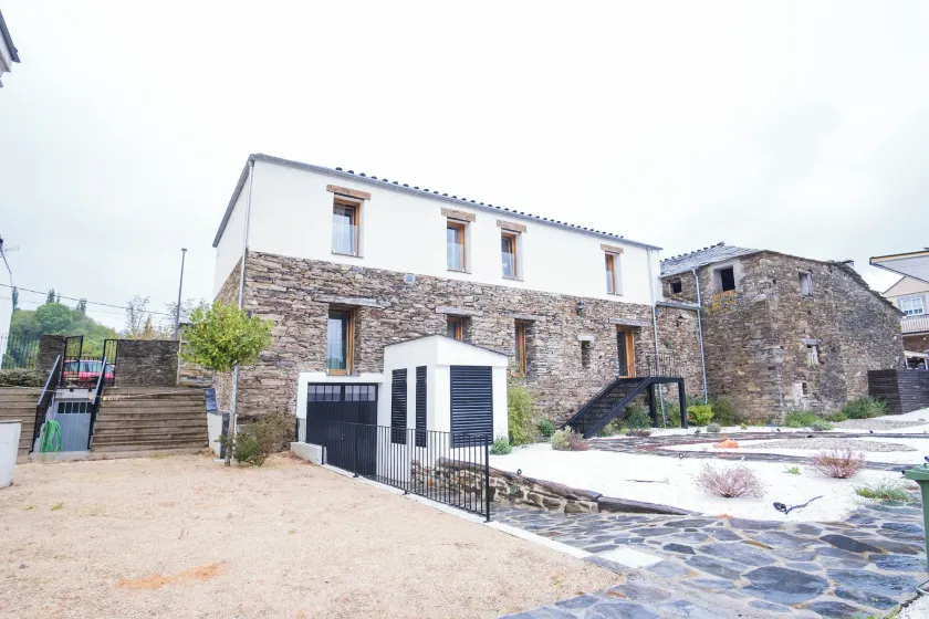 Iberik Hotel Triacastela - Image 1