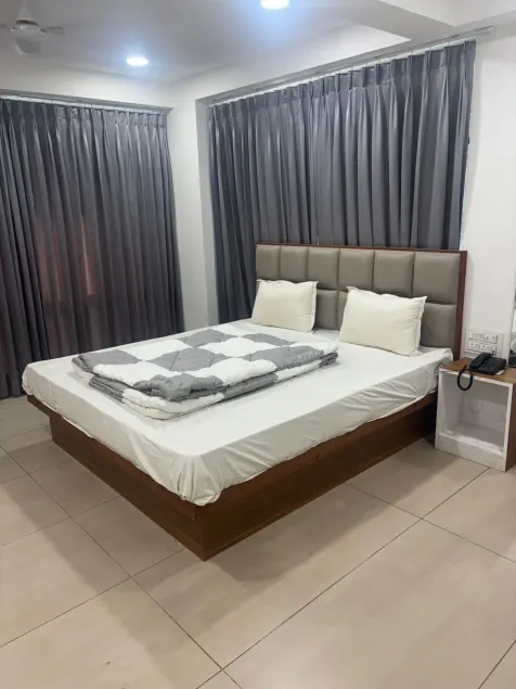 HOTEL KRISHNA INN - Image 1