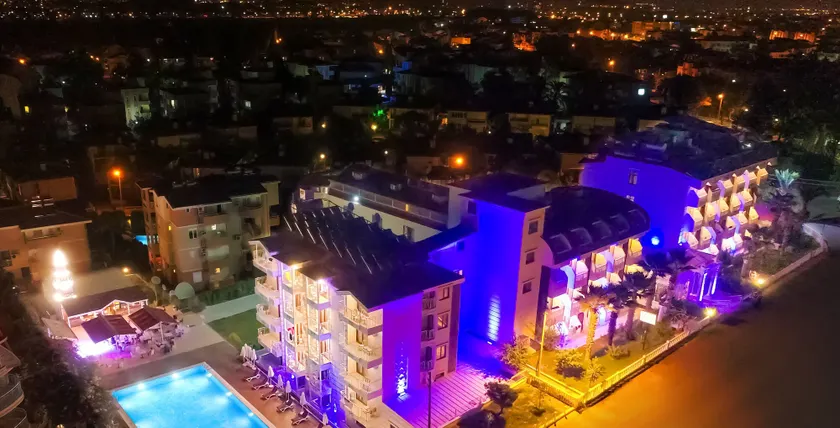 Akdora Resort & Spa Hotel - Image 1