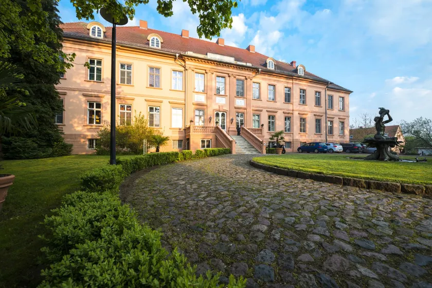 Schlosshotel Rühstädt Garni - Natur & Erholung an der Elbe - Image 1