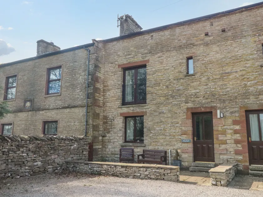 Hayloft Cottage - Image 1