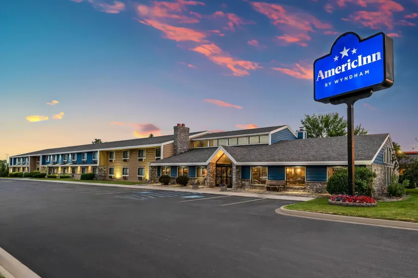 AmericInn by Wyndham Bemidji - Image 1
