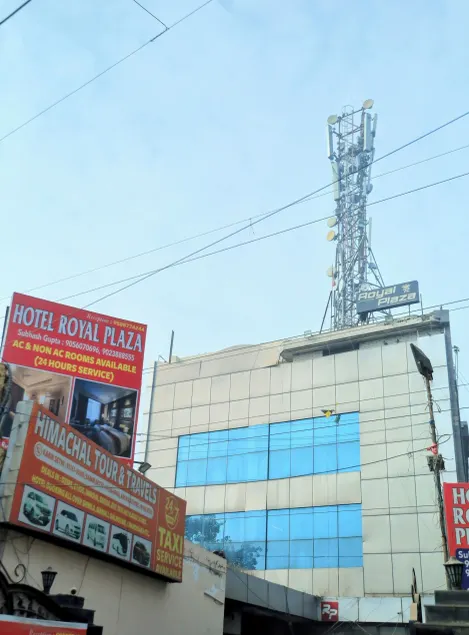 Hotel Royal Plaza - Image 1