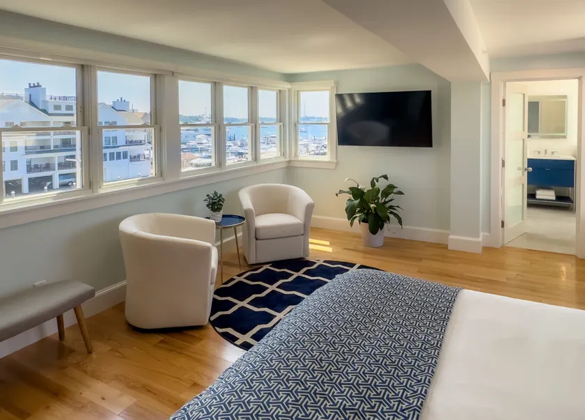 Harborside Inn - Image 1