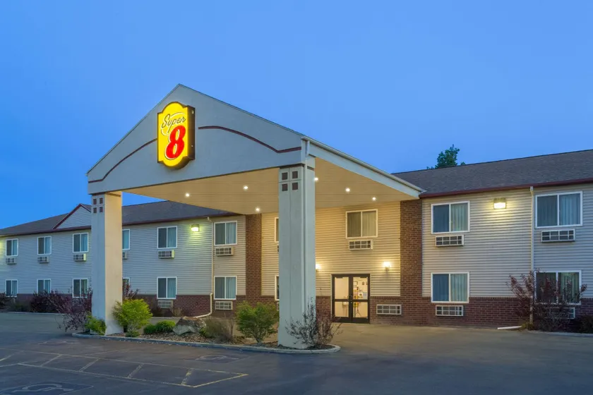 Super 8 by Wyndham Super 8 Blackfoot - Image 1